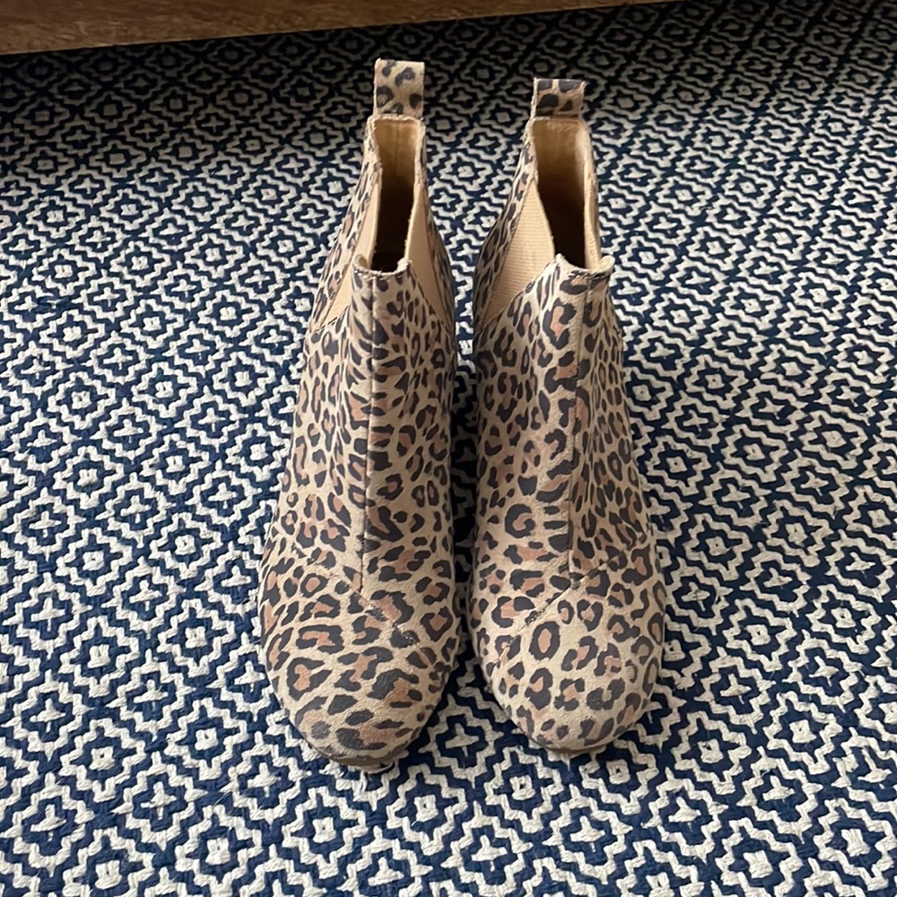 Toms - Picture 2 of 5